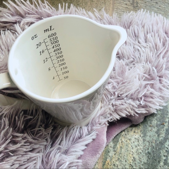 Measuring cup - Picture 2 of 5